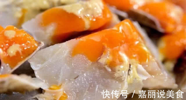 老公买了10斤螃蟹，直接丢进缸里，10天后拿出来，看懵了！