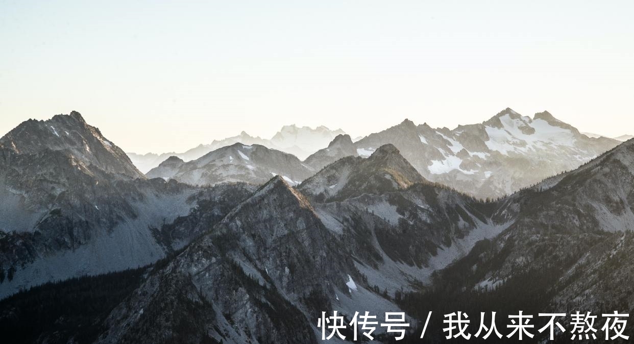 送别诗$王维很经典的一首送别诗,短短28字流传至今,沈德潜:另有深意