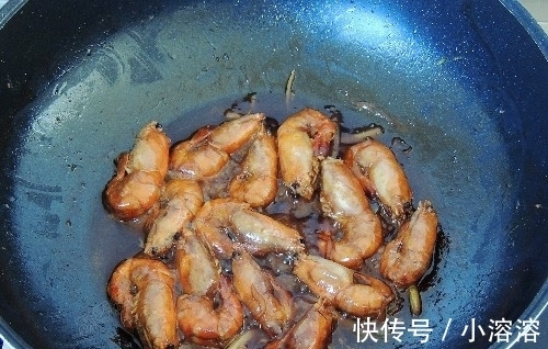 饭店|油焖大虾的家常做法，不用油炸，鲜香入味，在家做出饭店的味道