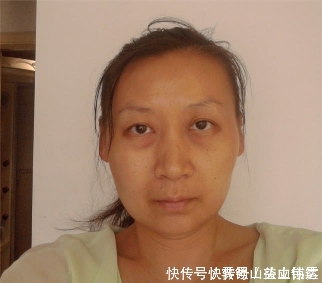 爱化妆与喜欢素颜的女生,5年后皮肤有啥不一样网友差辈了吧