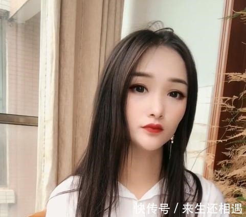 头发|美女的头发是打了发蜡吗看起来怪怪的!