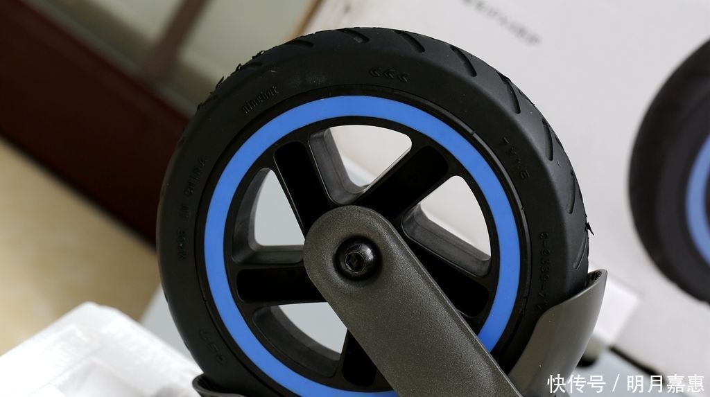 车把|女儿的暑假礼物,性能和安全都在线九号儿童电动滑板车E10体验