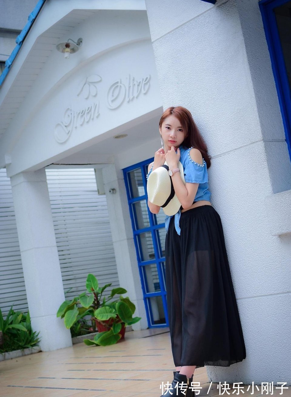 罩衣|非常好看的半身裙,加上打结的短袖,小姐姐很漂亮