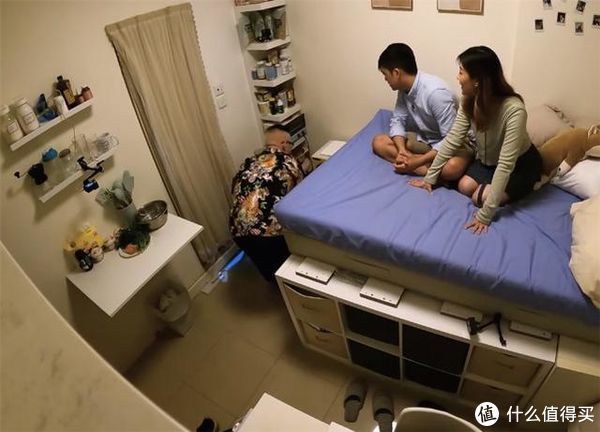 屋子|生活艺术家 篇三十二:买不起房的香港夫妻,住在9㎡的小屋里,他们却说:住出了幸福感