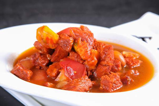 炖牛腩，切记不要焯水，大厨教你一窍门，牛肉又香又软烂，没腥味