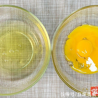 告诉你3个诀窍，在家也能做出梅莓小蛋糕