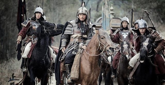 举起|铁木真为何能从乱世中崛起给金国当向导,举起屠刀对准同胞