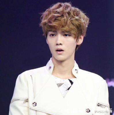 蘑菇头|不管多大年纪的男人,这3种“发型”要少留,邋遢显老还掉价