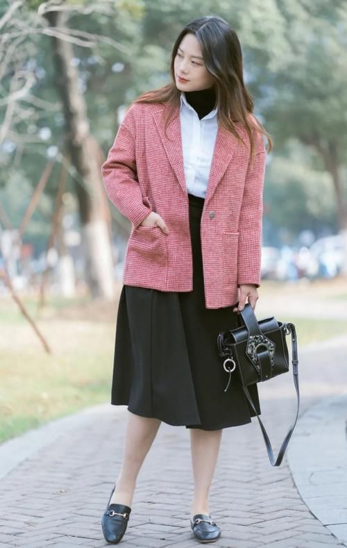 “ 衬衫 + 薄外套 ”撩炸了，今春这么穿，稳赢 ！
