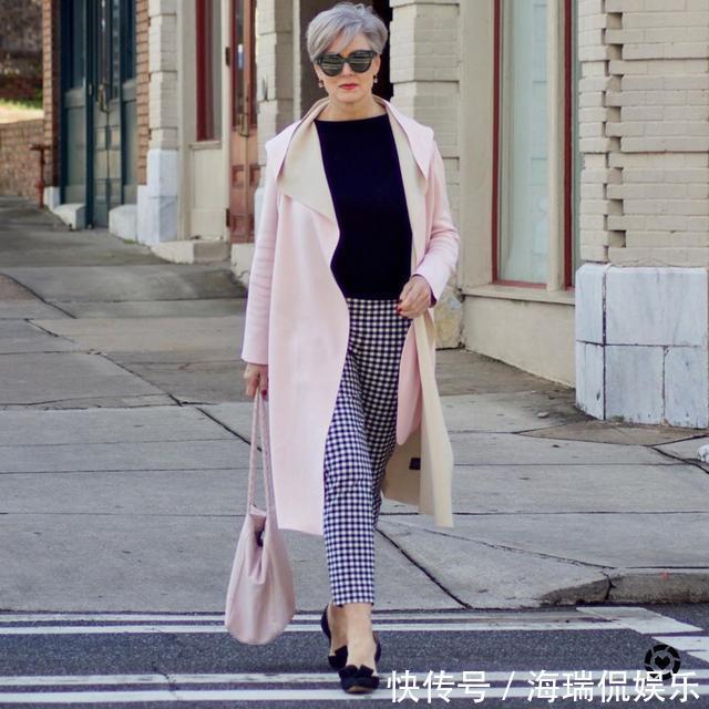 60岁女性别急着穿老年装，看美国奶奶的时髦穿搭，优雅又减龄