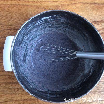 蛋白霜|正宗地道的桂花黑米糕做法，速来围观