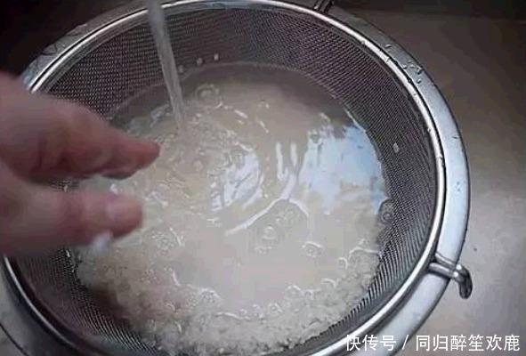 蒸米饭，只加水是外行水里多加这2样，米饭又香又软，粒粒分明