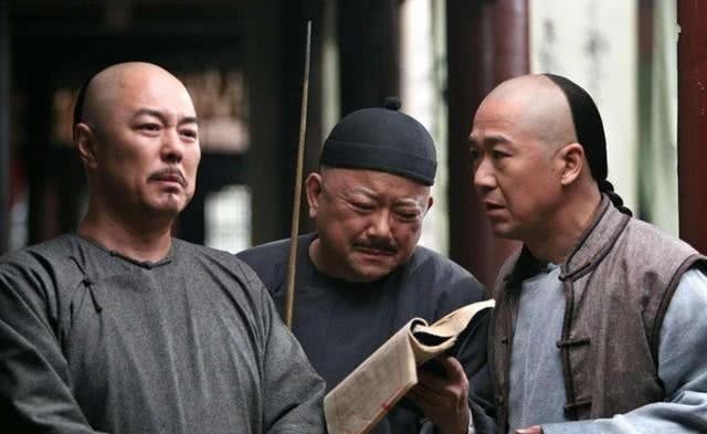 和?|和珅倒台,牵扯出众多官员,为什么嘉庆只杀了和珅一人