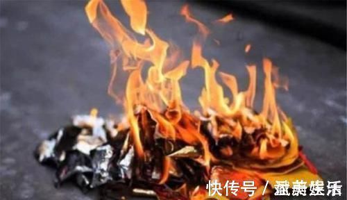 死者@民间墓碑上“故、显、考、妣”,该怎么用?现在的年轻人还知道吗