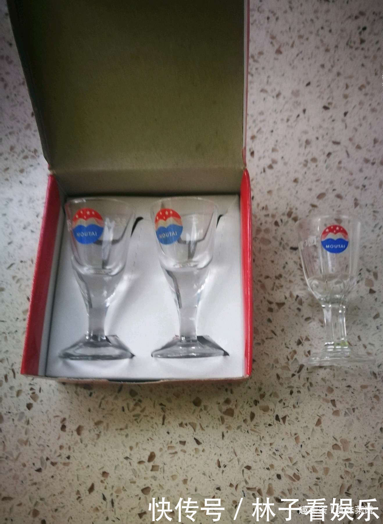 用来|茅台酒自带2个小酒杯,作用不是一般的大,如果只用来饮酒就错了