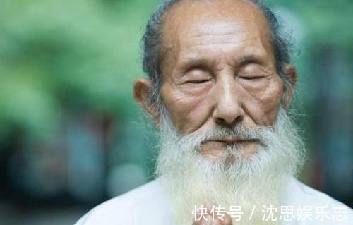 雄性激素|刮胡子次数或决定男人寿命两个时间不可刮,专家劝你少干傻事