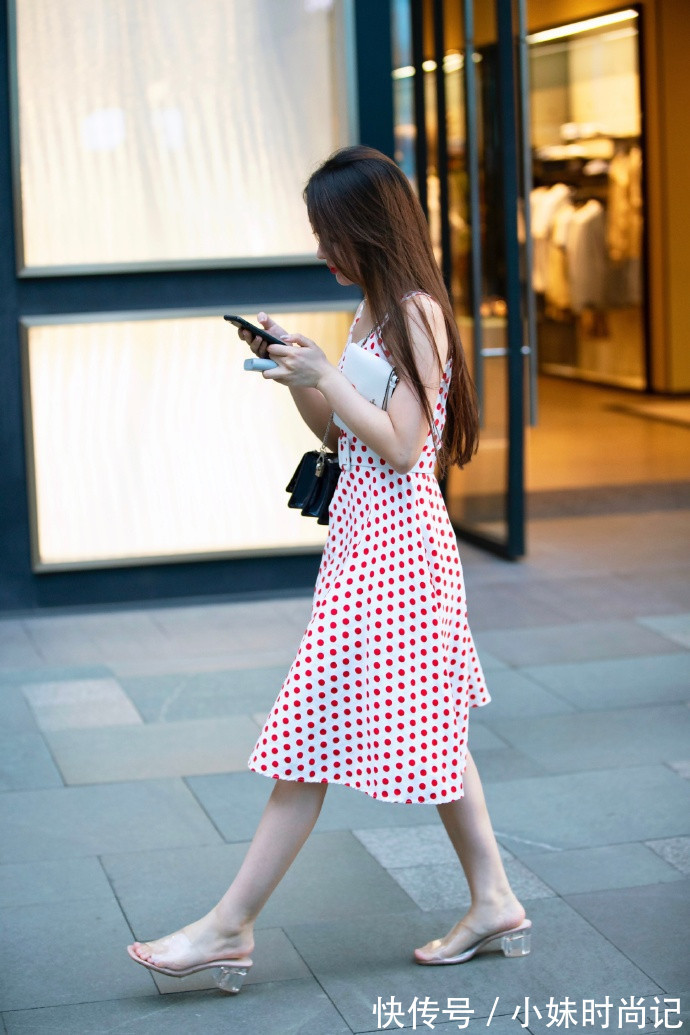 穿衣|成都街拍,几套小清新穿衣搭配,小仙女们最爱哪一套呢?