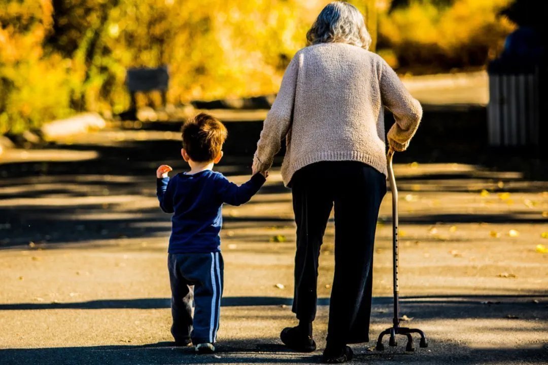墨萱图$8首亲情诗词:年少不懂父母恩,懂时已是中年人