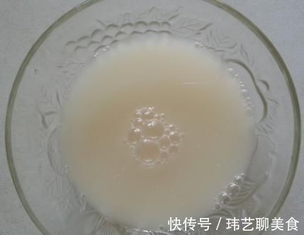 冬天蒸馒头，只加酵母可不行，教你5技巧，馒头又大又软，特别香