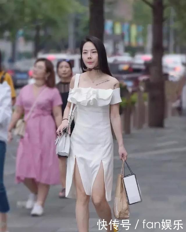 搭配|连衣裙的时尚穿搭,纯净而明媚,令人舒适