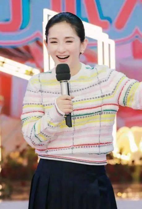 一剪就老十岁的4种发型,爱美女生千万不要留!