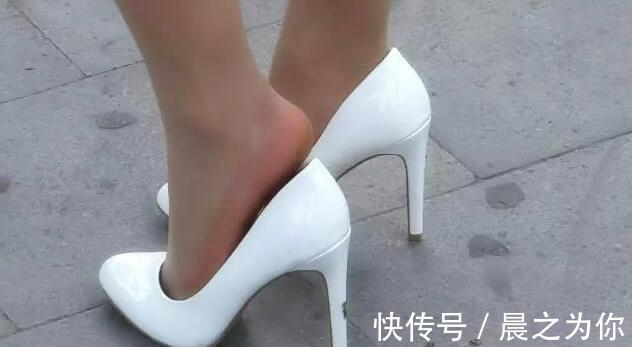 优雅 -俏丽的尖头高跟鞋,展现的魅力十足,体现出都市女性高贵气质!
