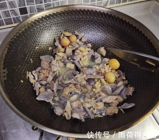 味道|鸡杂炒粉丝,味道鲜香,超级下饭!