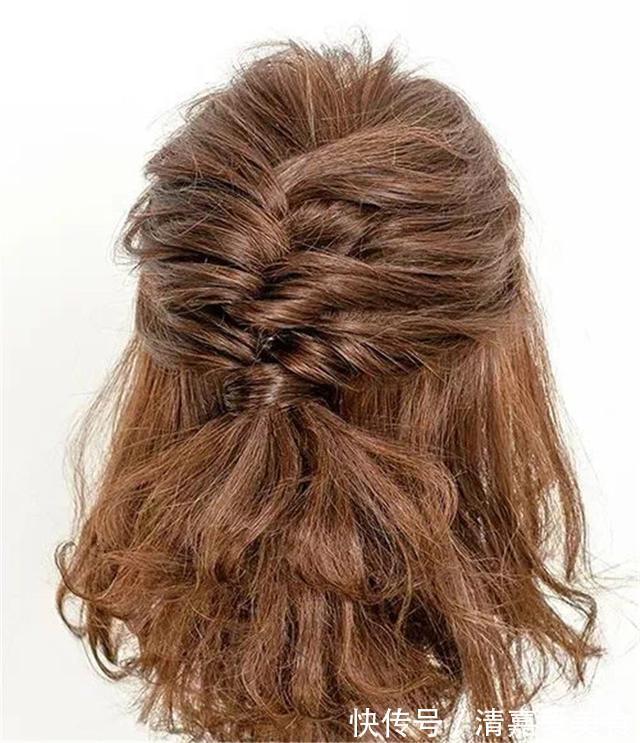 杨紫|2021年流行“短发扎一半”,减龄满分,承包春夏的美