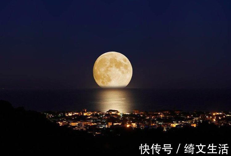 中秋诗!刘禹锡的这首中秋诗,仅开篇两句,便美得令人神往