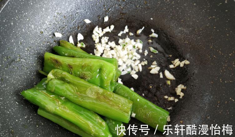 青椒|夏天多吃它,2块钱1斤,维C含量高,简单一炒,美味下饭