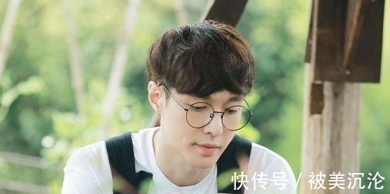 张艺兴|张艺兴评价毛不易唱功，表示不敢邀请他再唱，情商高