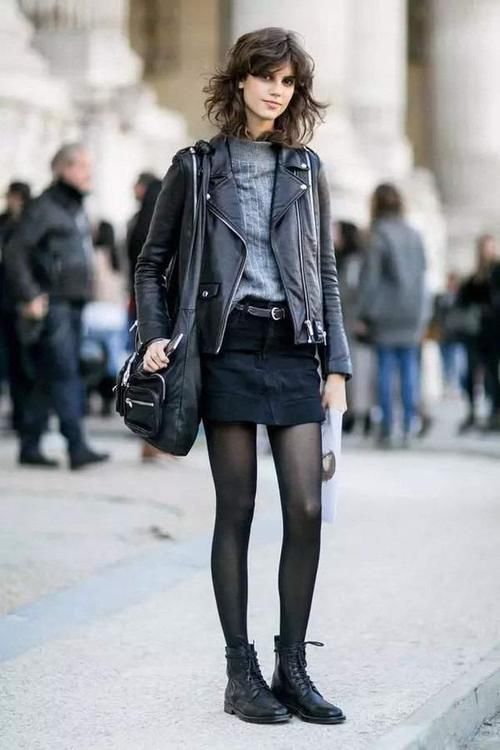 最近火了一种穿搭叫“皮衣+半身裙”，时髦保暖，冬天就这样穿