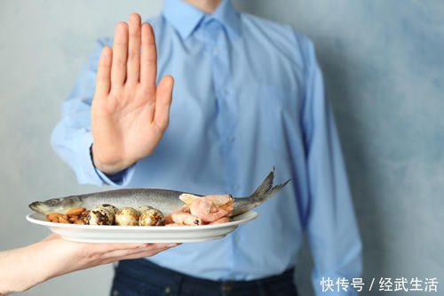 高血脂|42岁大叔,常年吃素,脑梗离世,医生叹息:吃2素食相当于在喝油