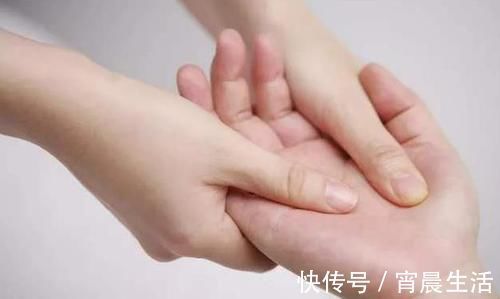 穴位|坚持手掌按摩,4个好处收入囊中,很多人都想象不到!