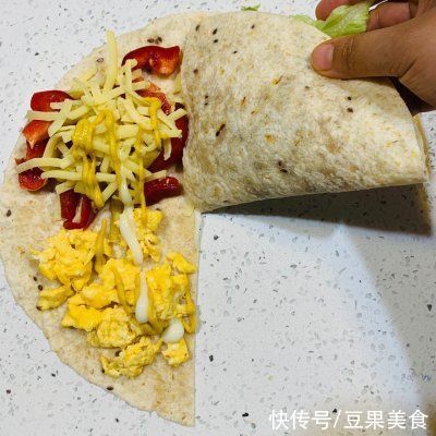 开胃解腻快手早餐之芝士蔬菜饼，一盘可不够