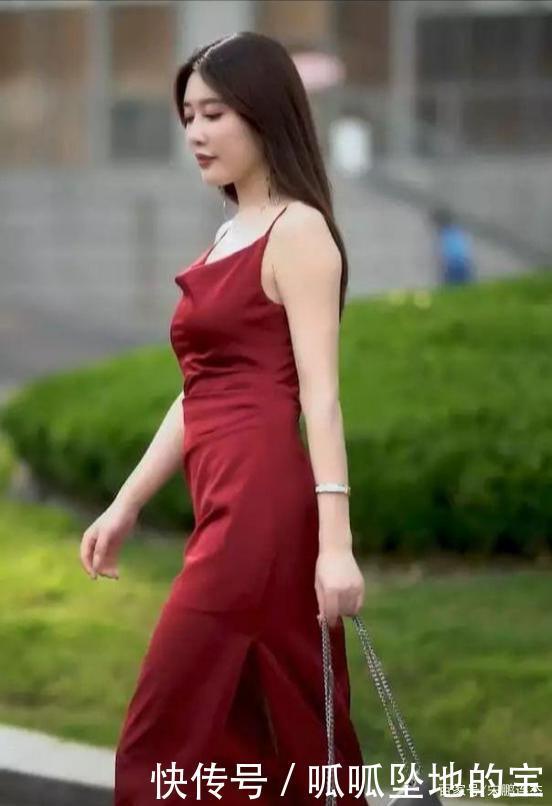 酒红色真丝长裙,高贵优雅,尽显好身材