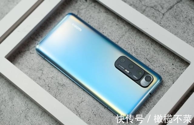 双曲面屏|从3299元跌至2769元，4780mAh+一亿像素，双曲面屏旗舰沦为中档机