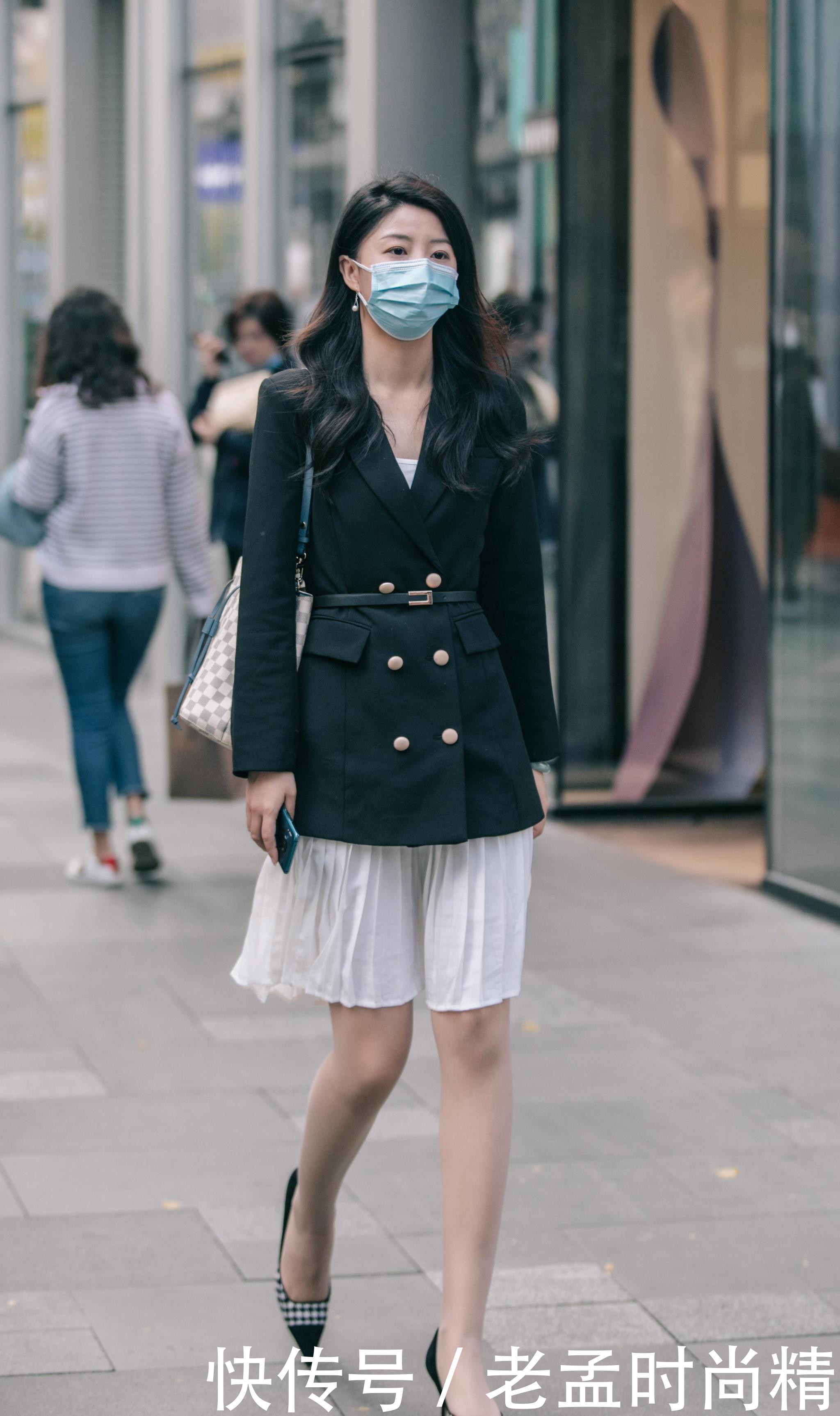 尖头细跟鞋彰显性感气质, 凸显女人味儿, 深得美女们喜爱