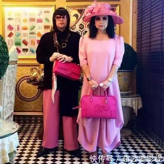 泰国母子炫富,珠宝论斤戴,包包堆成山,品味奇特