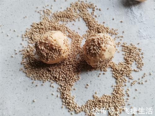 零食|零食不用买，教你用南瓜做小零食，比南瓜饼好吃，大人小孩都喜欢