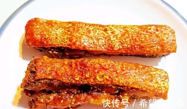 松肉针|五花肉别再红烧了,试试做成脆皮版,色泽金黄,酥脆鲜香,超好吃!