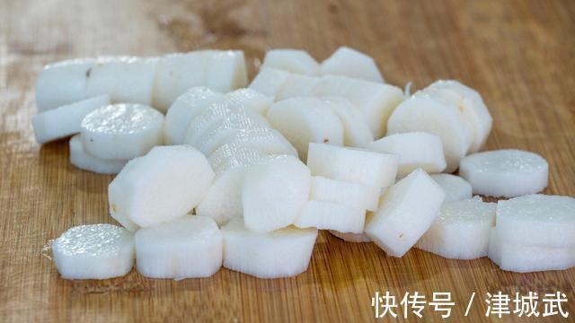 秋冬交替,最该吃这蒸菜,鲜嫩营养好吃不贵,不燥不热顺利过寒冬