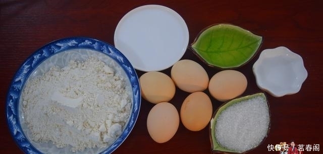 蒸蛋糕最好吃的家庭做法,简单美味又解馋,看看你喜欢吃不?