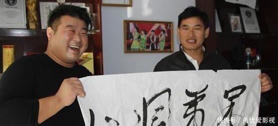 朱之文丑书一字值五万,专家吐槽:书法家还不如一个文盲!