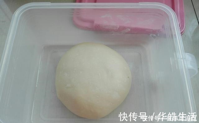 想吃面包不用买，做法很简单，蓬松暄软还拉丝，放三天也不硬！
