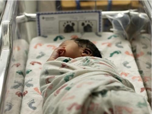 宝宝|新生儿宝宝在满月前,大多能解锁这些技能,你家孩子“及格”没?