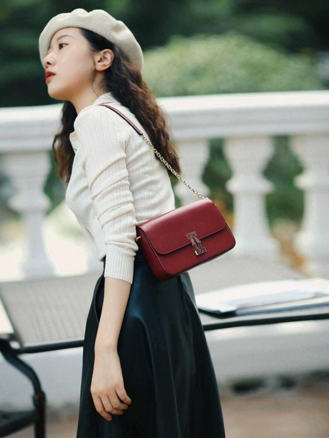 紧身 别再选常规款小香风了!今年流行羽绒内胆、摇粒绒的,谁穿谁美