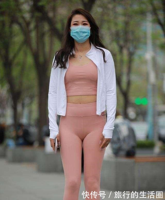瑜伽裤 优雅时尚的瑜伽裤装扮提升气场,风范迷人呈现成熟之美,也是拼了!