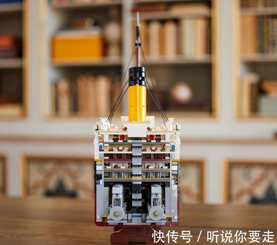 tit乐高LEGO年度巨献「泰坦尼克号」:9千多块积木,再现震撼经典