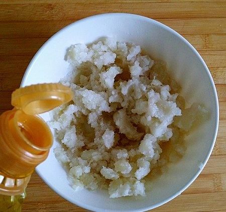 土豆别再炒菜了，教你一个新吃法，这样做，比棒棒鸡还好吃！